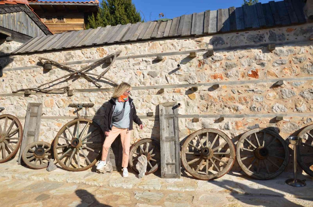 Terk edilmiş köye 1 yılda 80 bin ziyaretçi