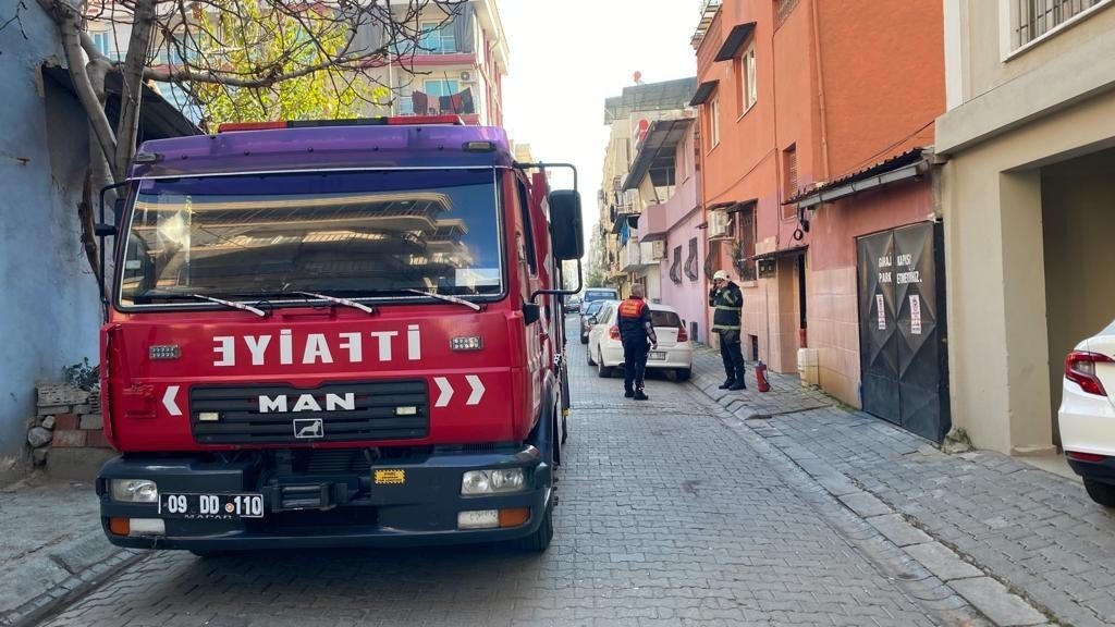 Banyoda alev alan şofben yangına neden oldu