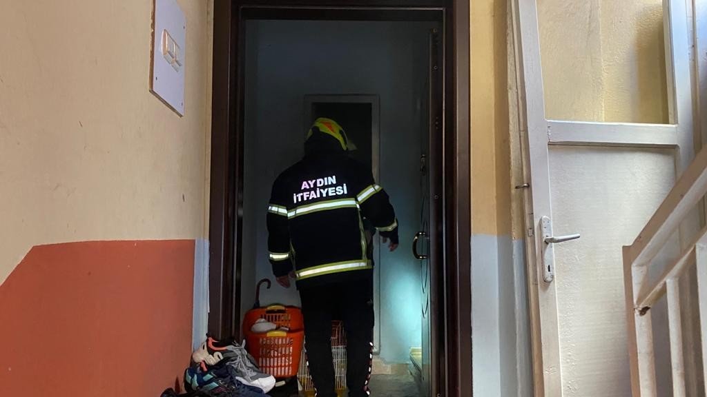 Banyoda alev alan şofben yangına neden oldu