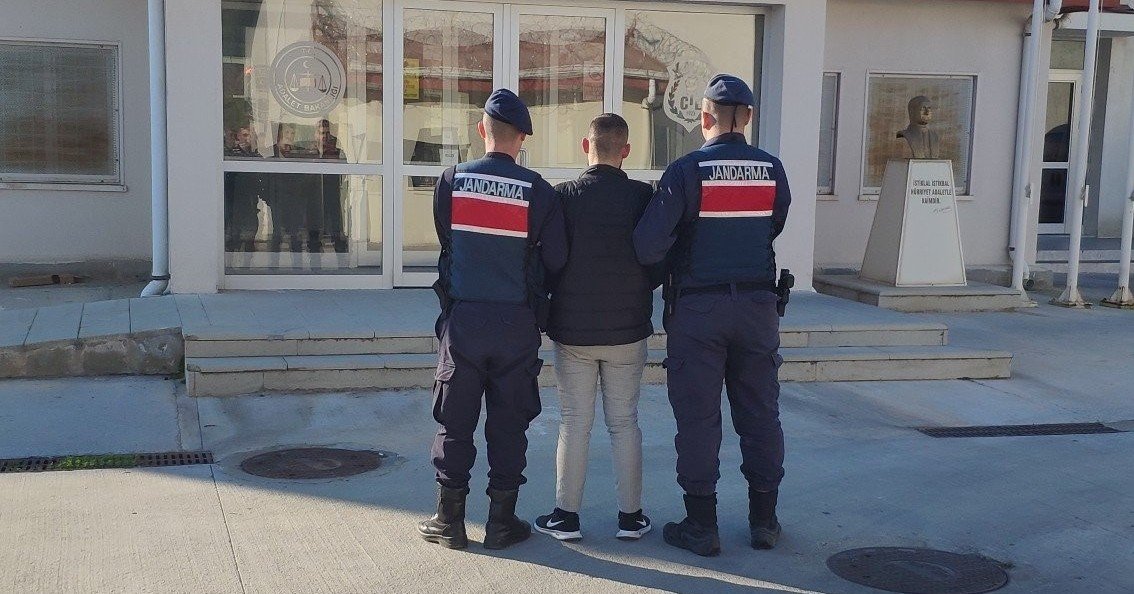 Aydın’da 12 yıl 9 ay kesinleşmiş hapis cezası bulunan uyuşturucu satıcısı yakalandı