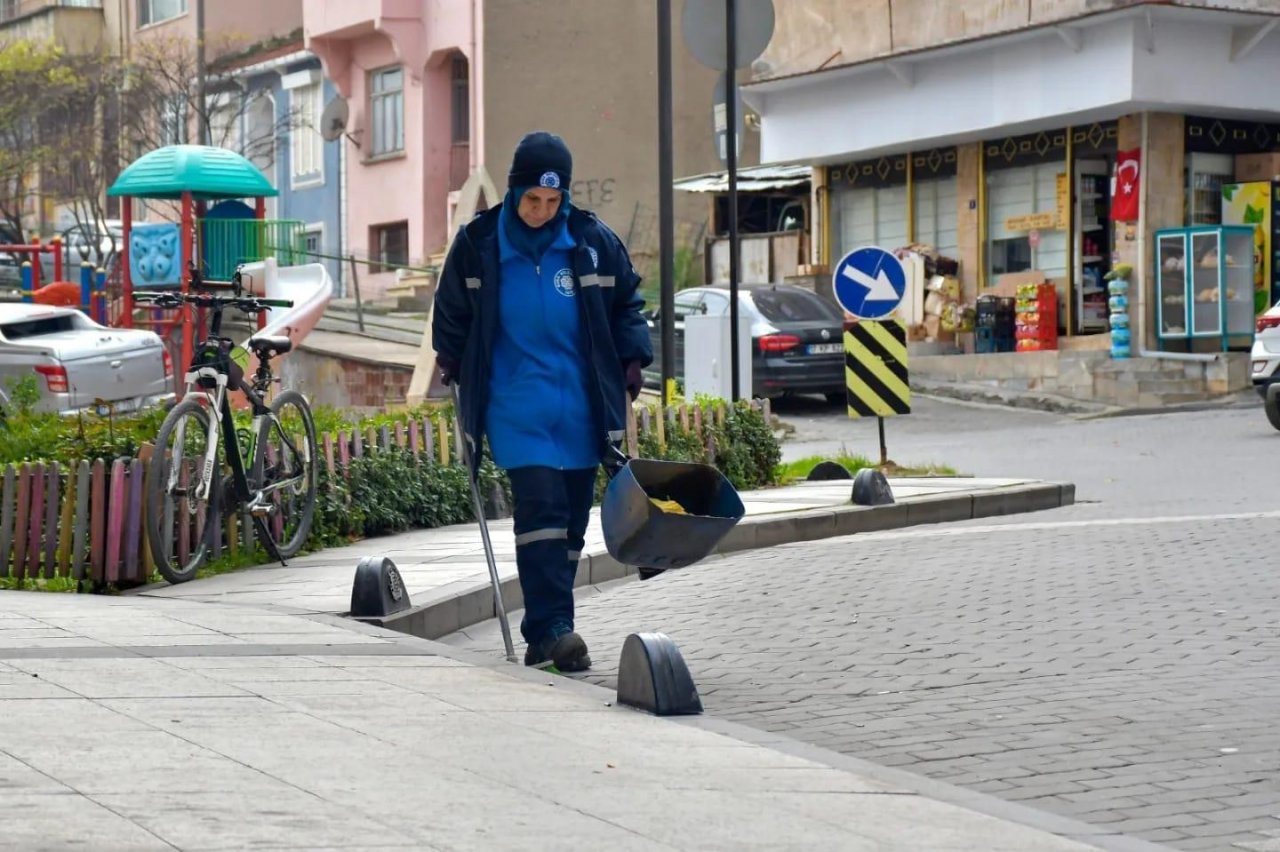 Temiz ve Güzel bir Biga için ekipler aralıksız çalışıyor