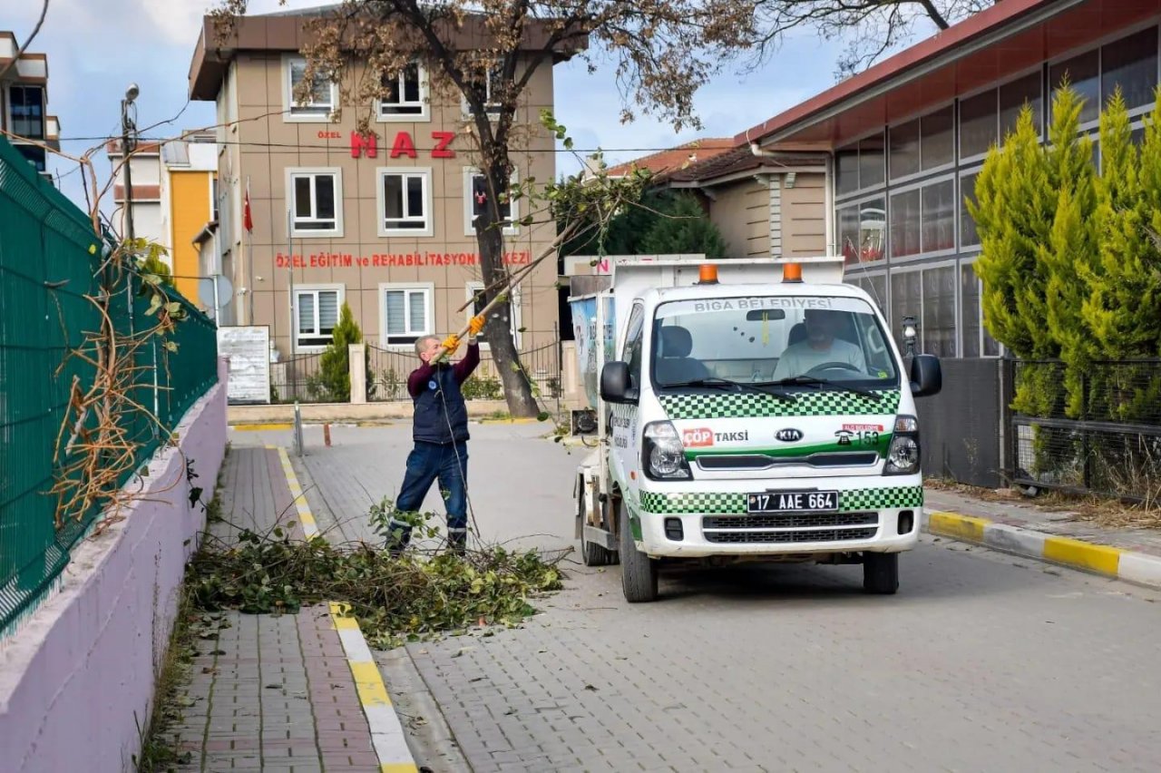 Temiz ve Güzel bir Biga için ekipler aralıksız çalışıyor