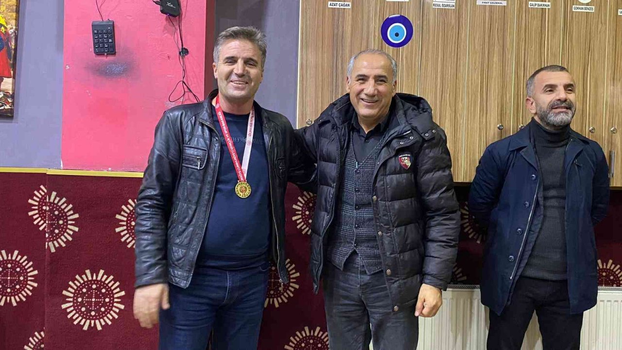 Tatvan’da öğrenciler yararına “Bilardo Turnuvası” düzenlendi