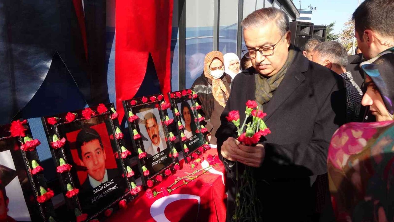 Diyarbakır’da ’3 Ocak eğitim şehitleri’ anıldı