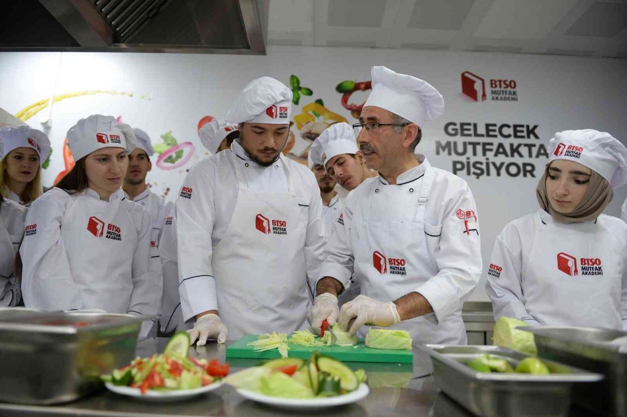 BTSO Mutfak Akademi’de yeni dönem eğitimleri başlıyor