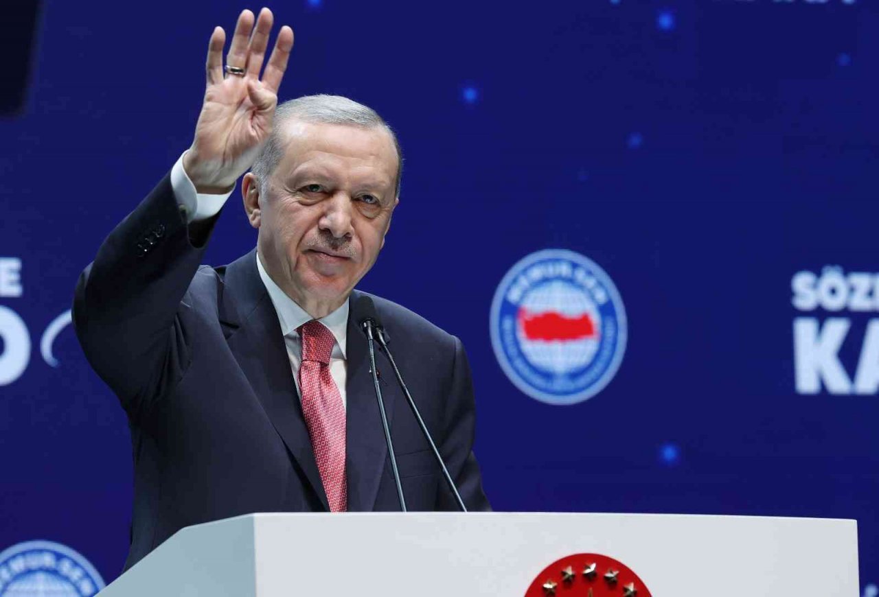 Cumhurbaşkanı Erdoğan: "Kırık dökük masaların ayak oyunları Türkiye Yüzyılı menziline varmamıza mani olamayacaktır"