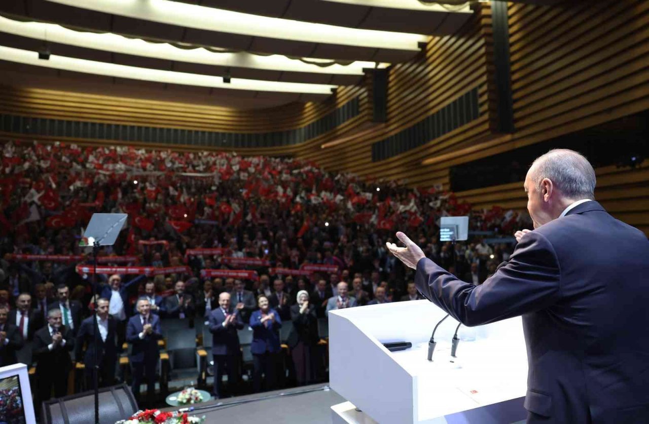 Cumhurbaşkanı Erdoğan: "Kırık dökük masaların ayak oyunları Türkiye Yüzyılı menziline varmamıza mani olamayacaktır"