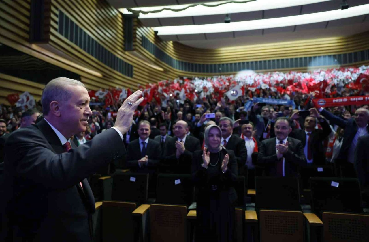 Cumhurbaşkanı Erdoğan: "Kırık dökük masaların ayak oyunları Türkiye Yüzyılı menziline varmamıza mani olamayacaktır"