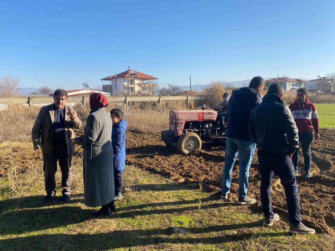 Öğrencilerin diktiği arpa ve yem bitkileri okullarına gelir olacak