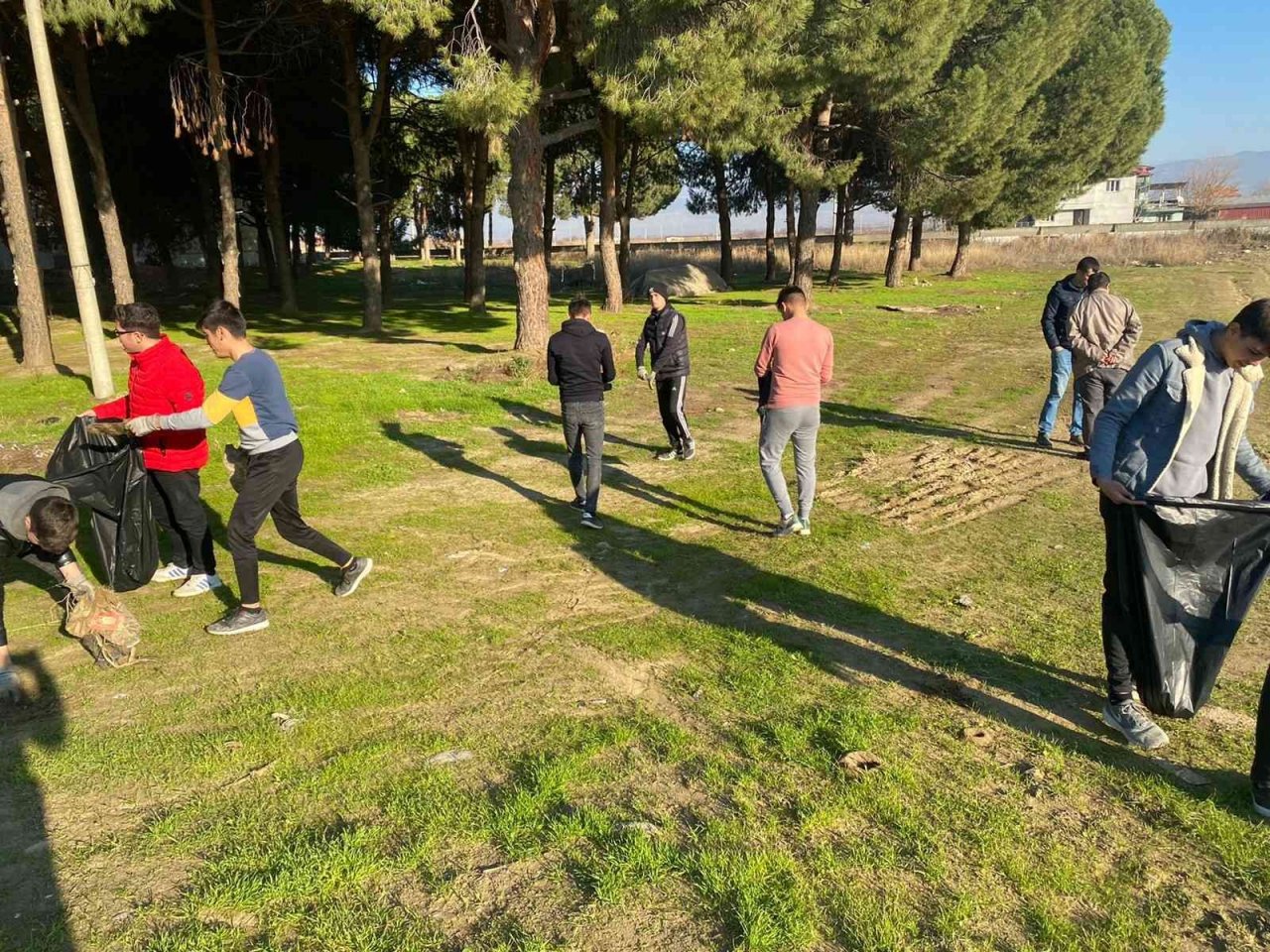 Öğrencilerin diktiği arpa ve yem bitkileri okullarına gelir olacak