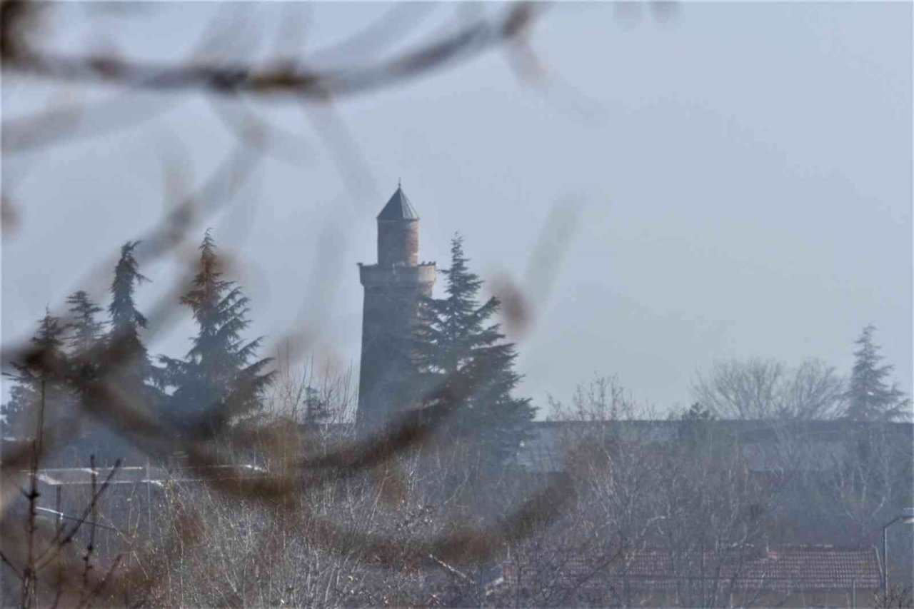 Elazığ ve Keban Baraj Gölü sis denizinde kayboldu