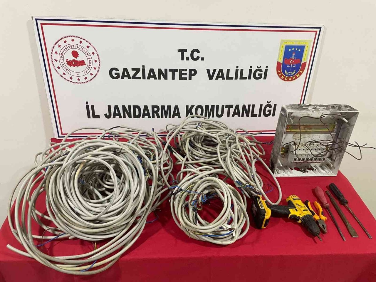 Faili meçhul hırsızlık şüphelilerini jandarma yakaladı: 31 gözaltı