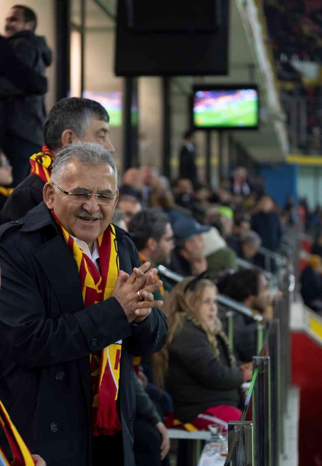 Kayserililer şehrin takımına sahip çıkıyor