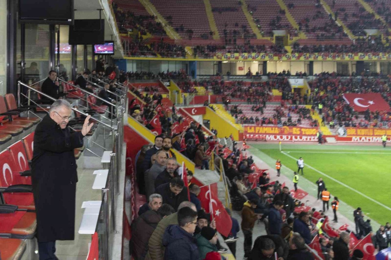 Kayserililer şehrin takımına sahip çıkıyor