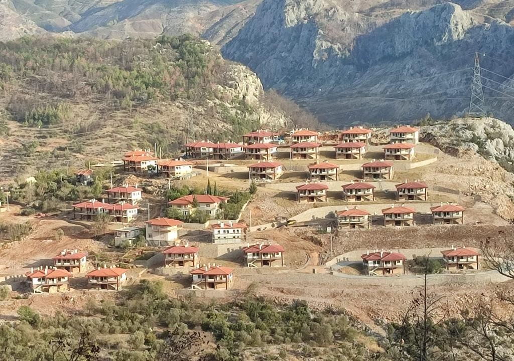 Antalya’da orman yangını sonrası devlet tarafından yeni bir köy inşa edildi