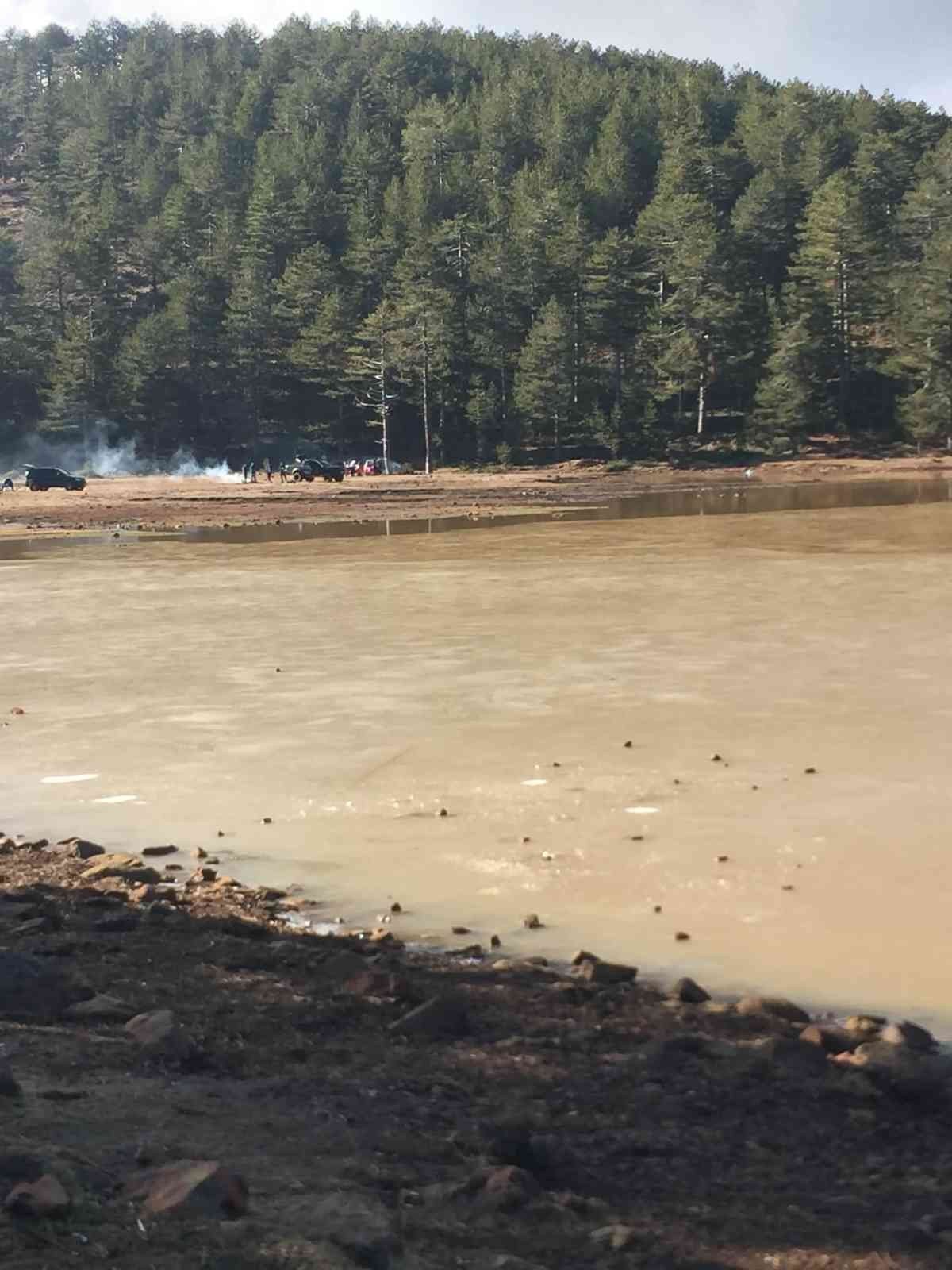 Köyceğiz Gökçeova Gölü, buz tuttu