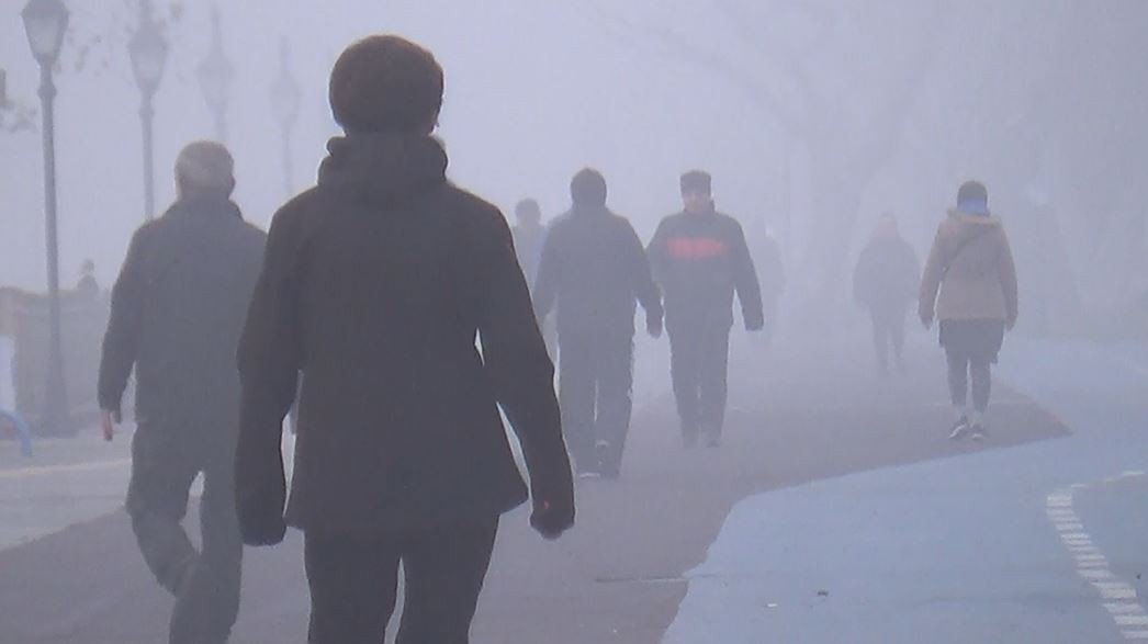 Göz gözü görmüyor: Sis şehri kapladı