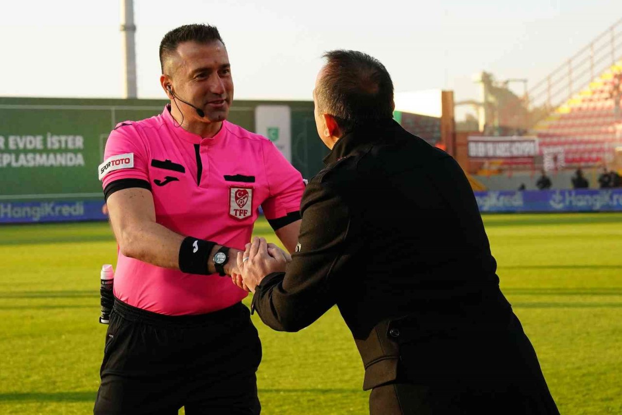 Spor Toto Süper Lig: Ümraniyespor: 0 - Hatayspor: 1 (Maç devam ediyor)