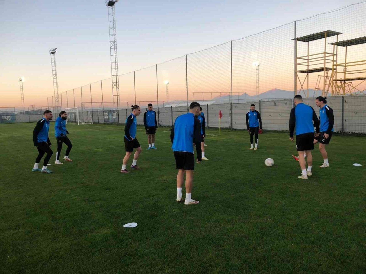 Afyonspor’un, Antalya kampı başladı