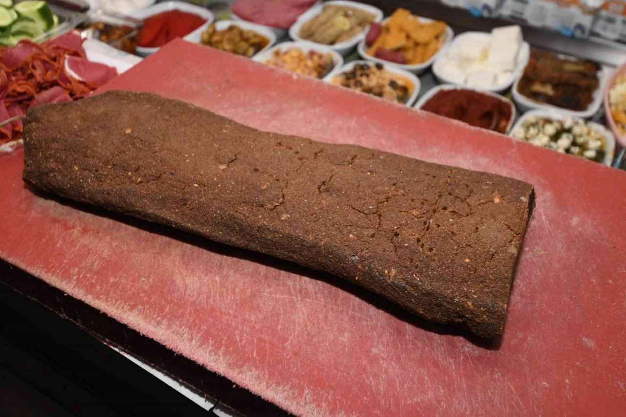 Manda pastırması, sığır pastırmasının yerini alıyor