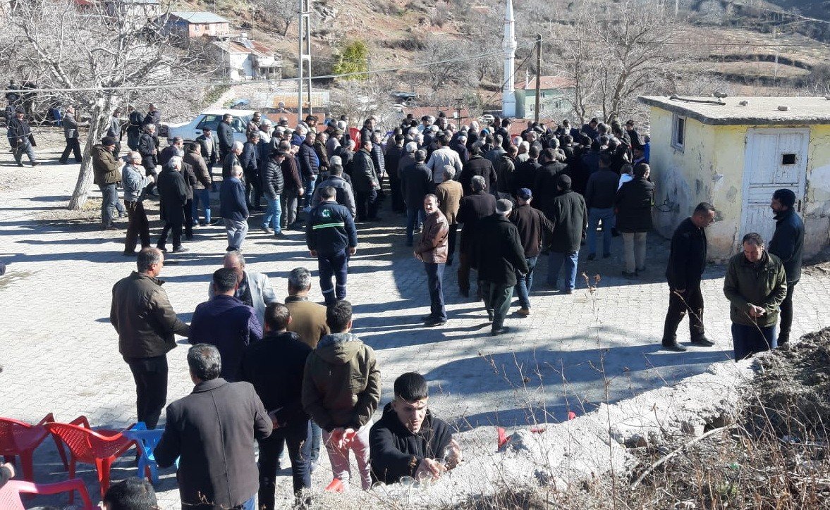 Hayatını kaybeden güvenlik korucusu toprağa verildi