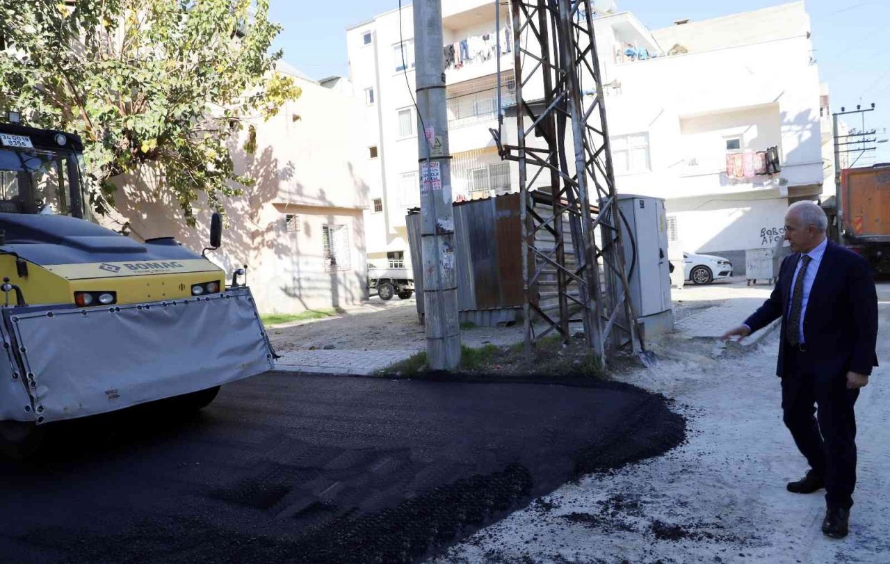 Gültak: "Engellemelere rağmen asfalt serimine başladık"