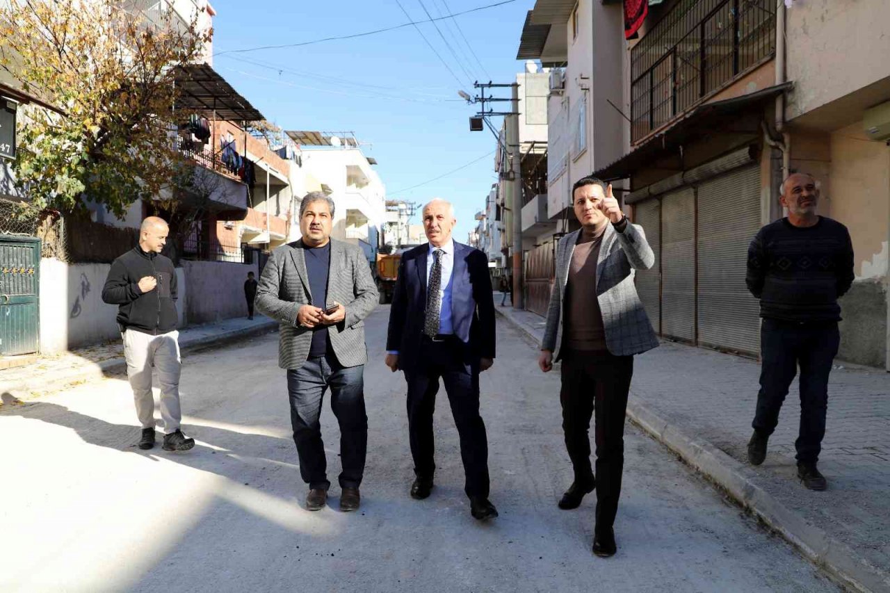 Gültak: "Engellemelere rağmen asfalt serimine başladık"