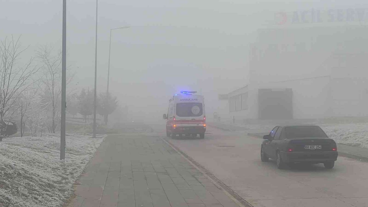 Yoğun sis Aksaray’ı etkisi altına aldı