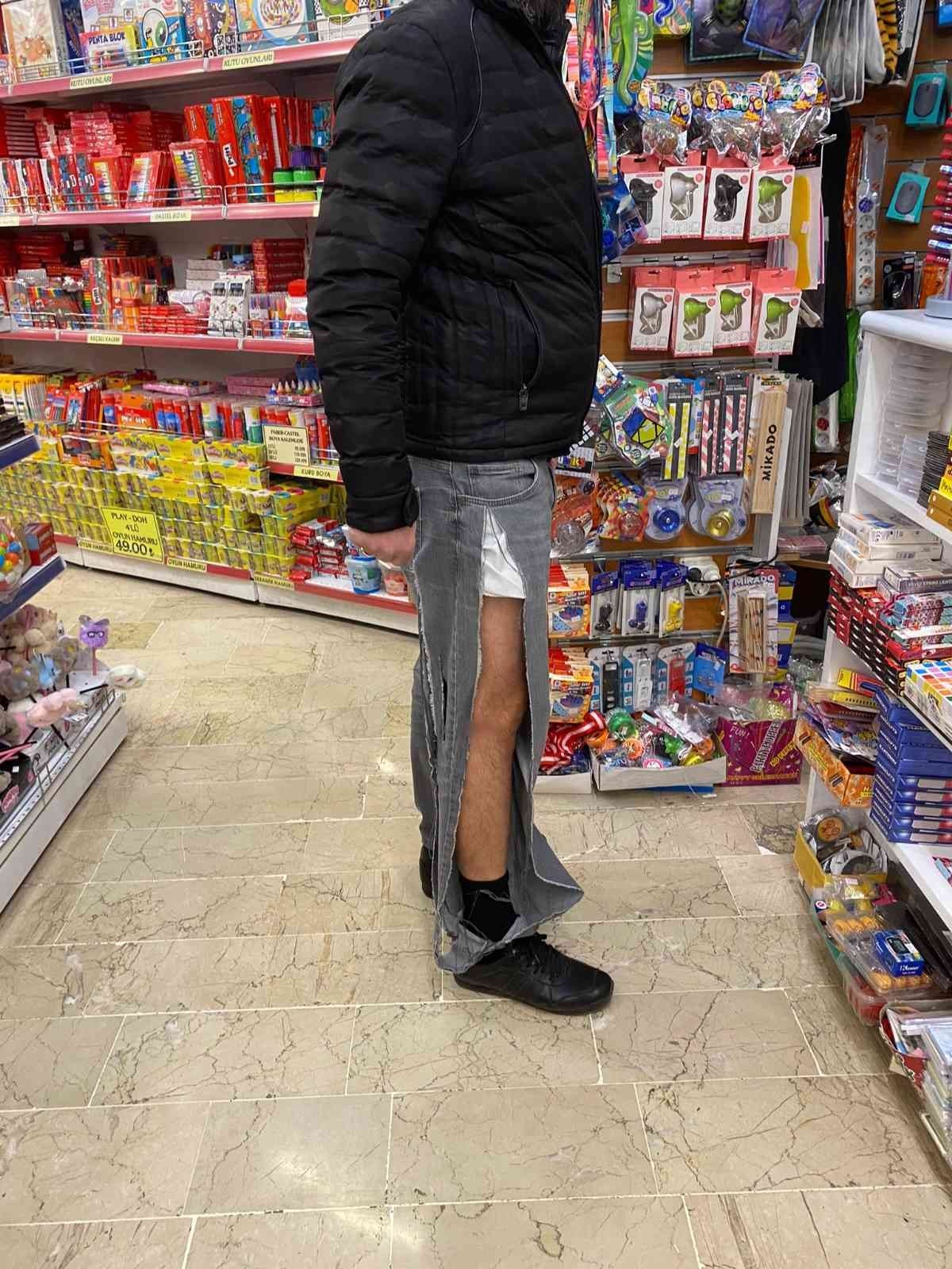 Çankaya’da başıboş köpekler vatandaşın kıyafetlerini parçaladı