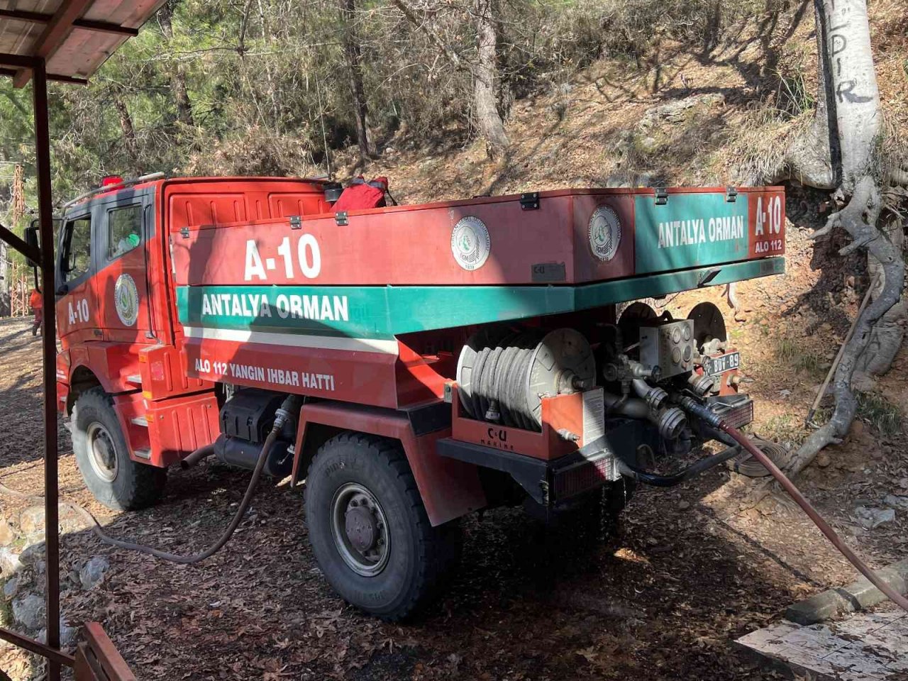 Alanya’da orman yangınında yaklaşık 10 dönüm zarar gördü