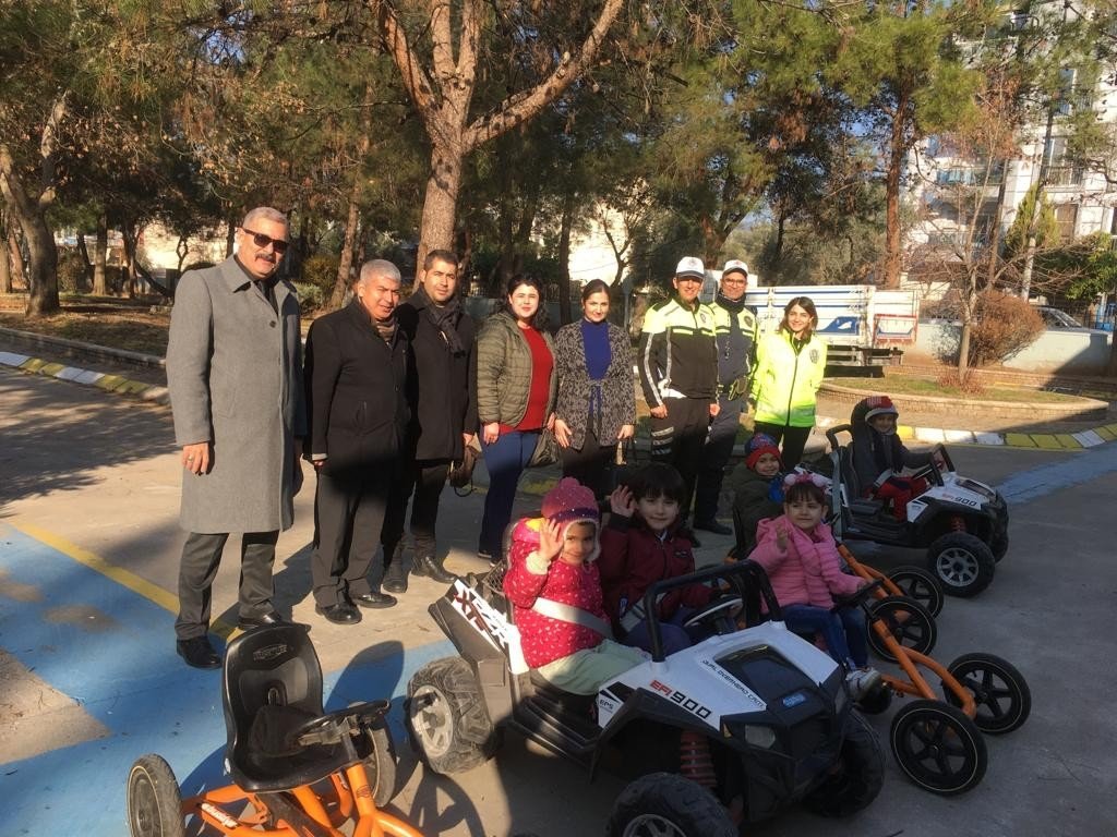 Aydın’da 20 anasınıfı öğrencisi “trafik dedektifi” oldu