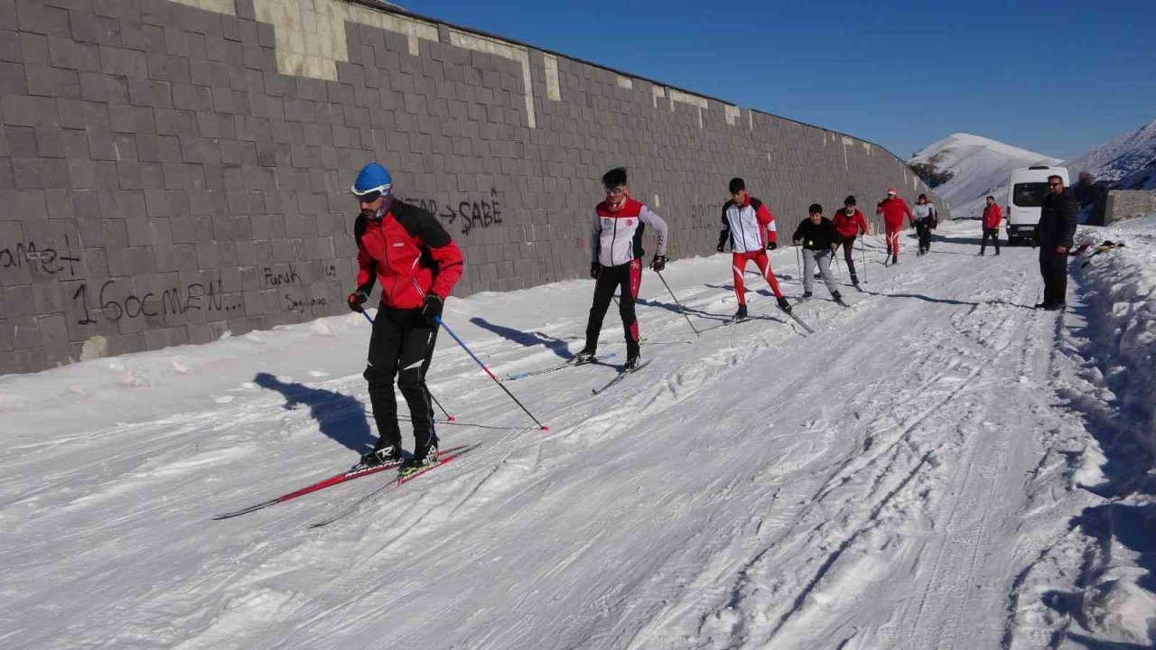 2 bin 948 rakımlı Nemrut zirvesinde şampiyonaya hazırlık