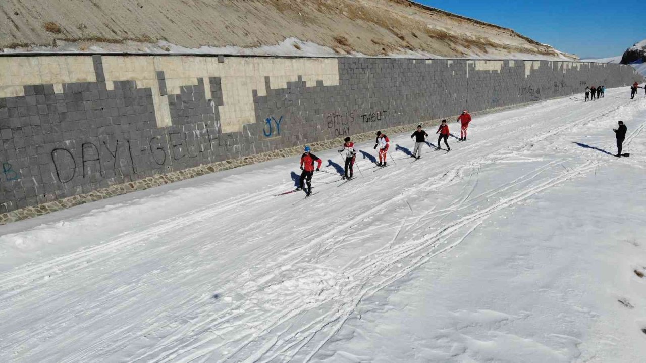 2 bin 948 rakımlı Nemrut zirvesinde şampiyonaya hazırlık