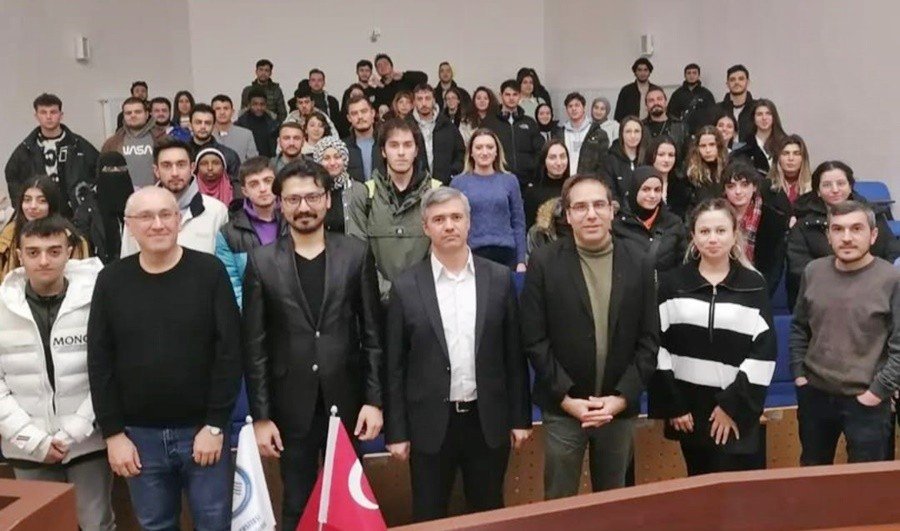 Üniversite öğrencilerine uluslararası staj imkanları anlatıldı