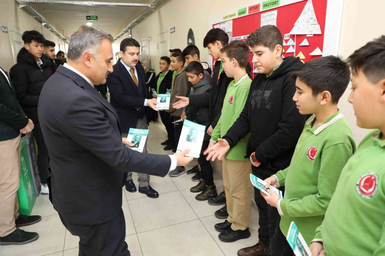 İlçe protokolünden Numan Cebeci Ortaokulu öğrencilerine motivasyon ziyareti