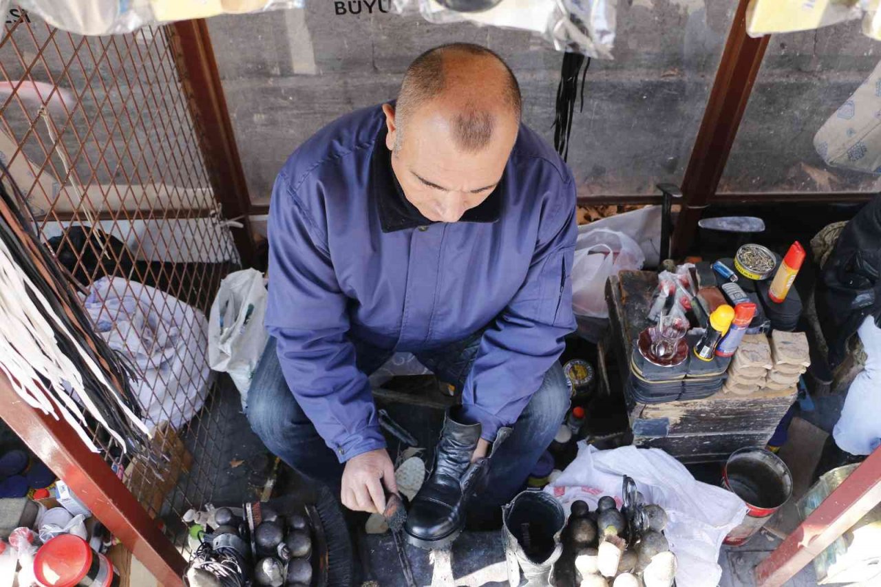 Kış aylarında giydiğiniz ayakkabıya dikkat: Sağlığınızdan olabilirsiniz