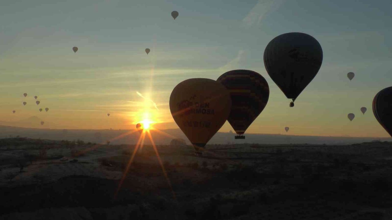 Kapadokya’yı 660 bin kişi kuş bakışı izledi