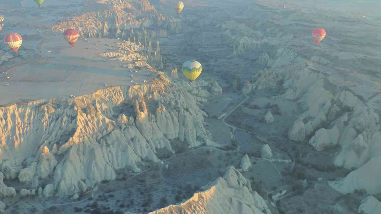 Kapadokya’yı 660 bin kişi kuş bakışı izledi