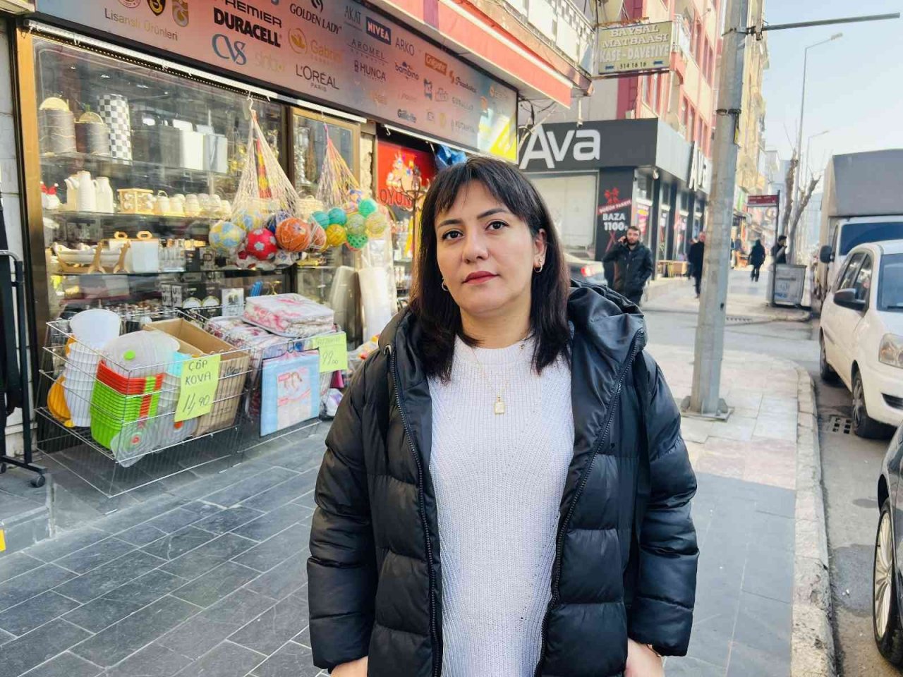 Çocuk hırsız pazar arabasını böyle çaldı