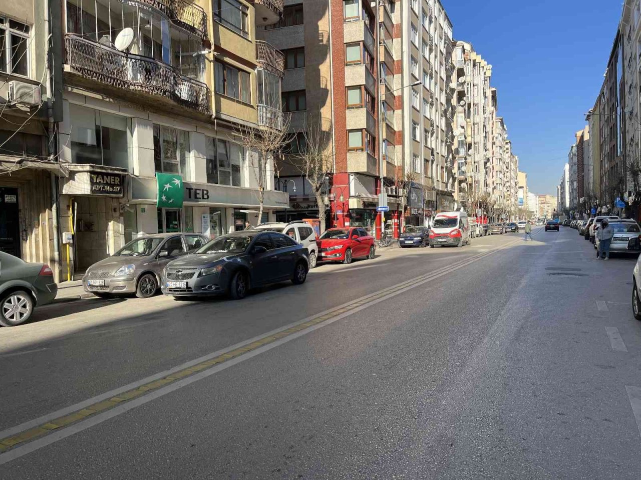 İkinci şeride park etme problemi her geçen gün büyüyor