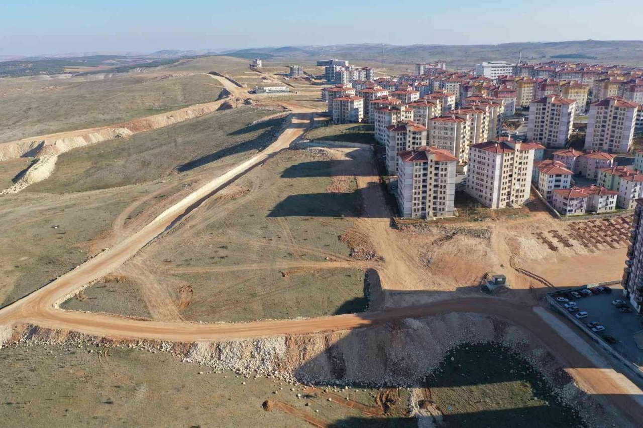 Şehitkamil’de asfalt ve alt yapı soruları çözülüyor