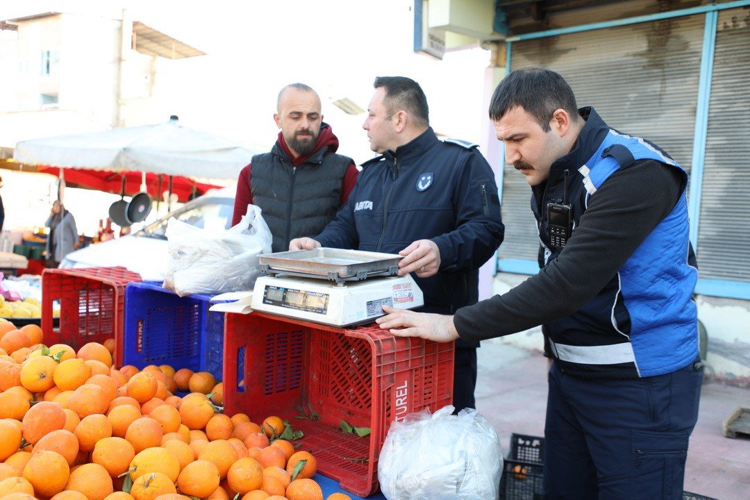 Pazarcılara terazi denetimi