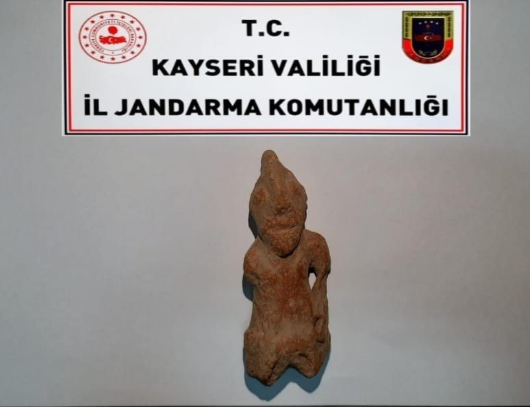 5 bin yıllık eseri satmaya çalışan tarihi eser kaçakçısı yakalandı