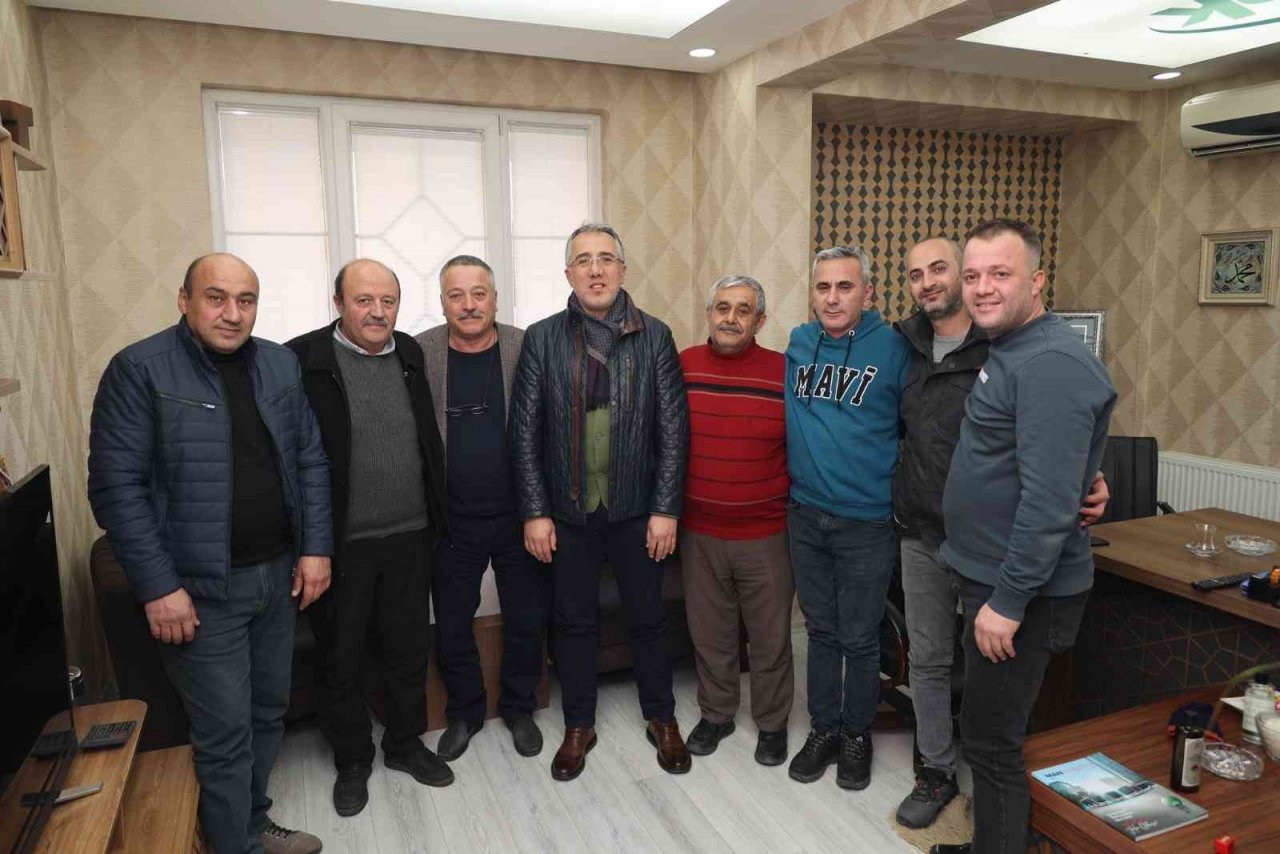 Başkan Savran esnaflarla bir araya gelmeye devam ediyor