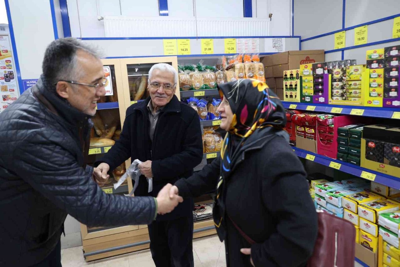 Başkan Savran esnaflarla bir araya gelmeye devam ediyor