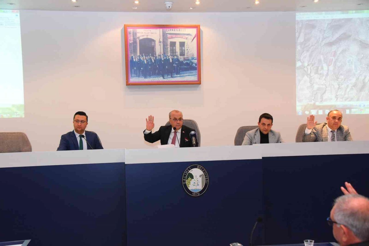 Salihli’de yeni yılın ilk meclis toplantısı yapıldı