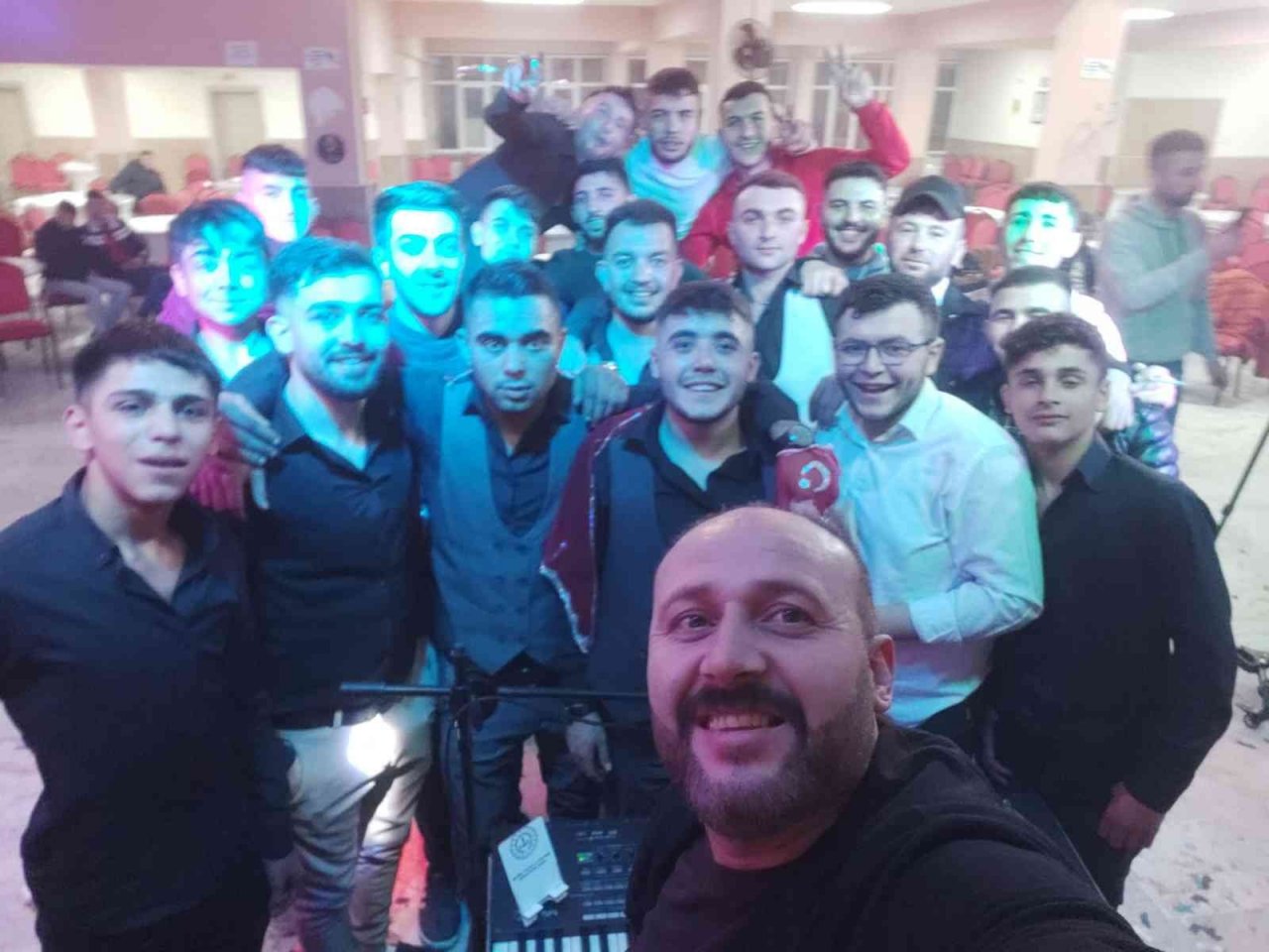 Şuhut’ta kınalı kuzular asker gecesinde moral depoladı