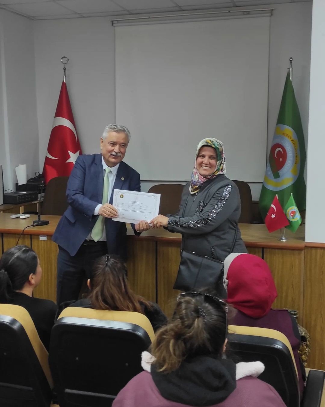 Aydın’da geleceğin çiftçileri sertifikalarını aldı