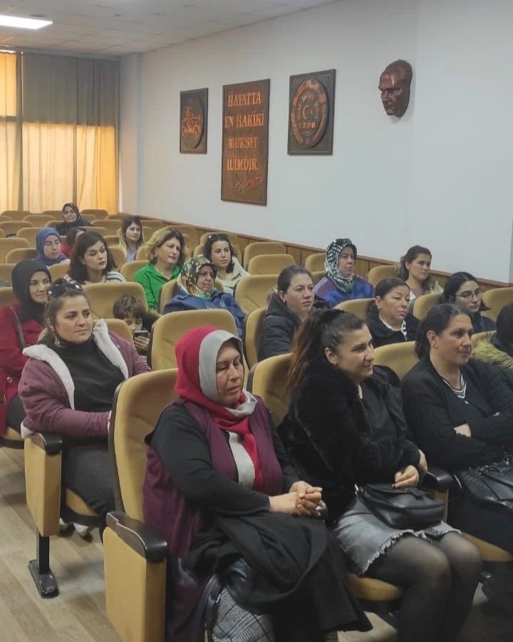 Aydın’da geleceğin çiftçileri sertifikalarını aldı