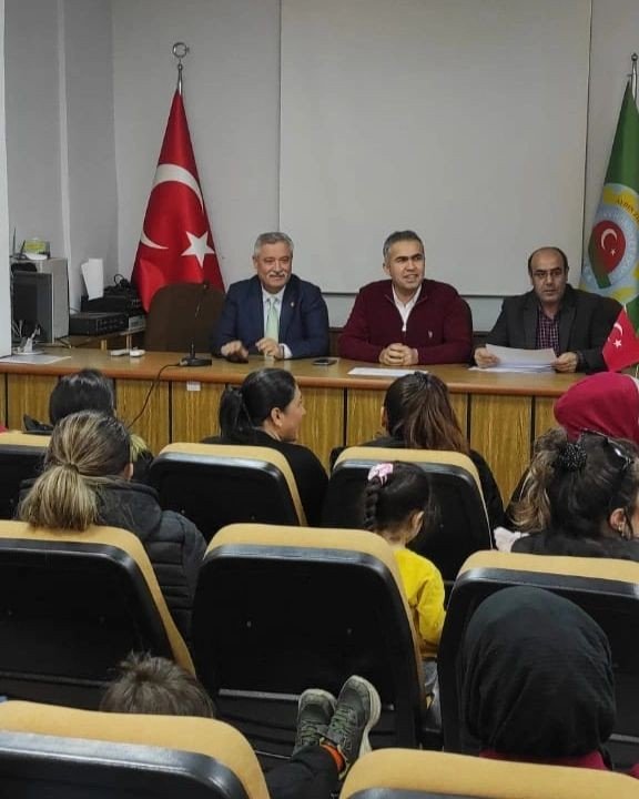 Aydın’da geleceğin çiftçileri sertifikalarını aldı